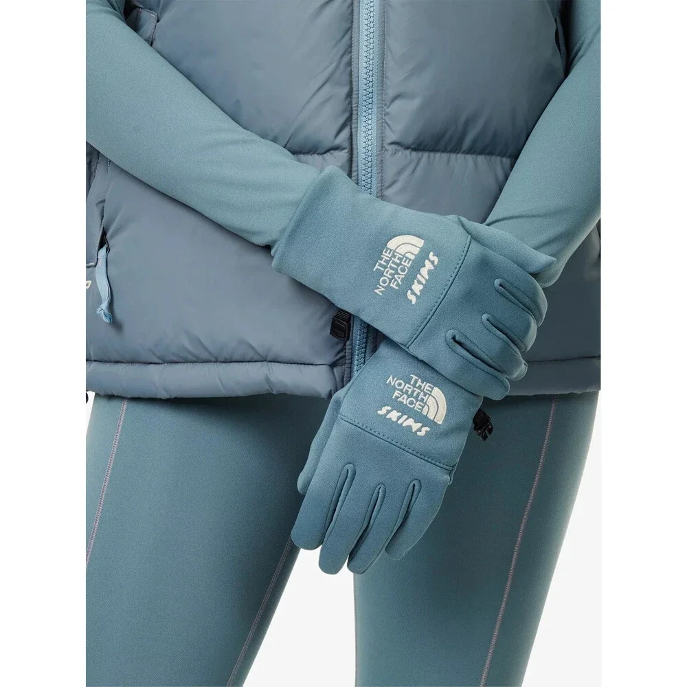 The North Face x SKIMS FW25 Gloves Womens Medium Kyanite Blue Embroidery DAB341